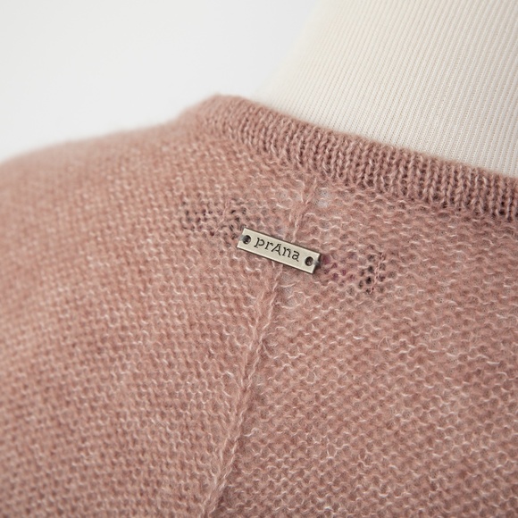 Prana Size Medium sweater, dusty pink with fringes - Picture 9 of 12
